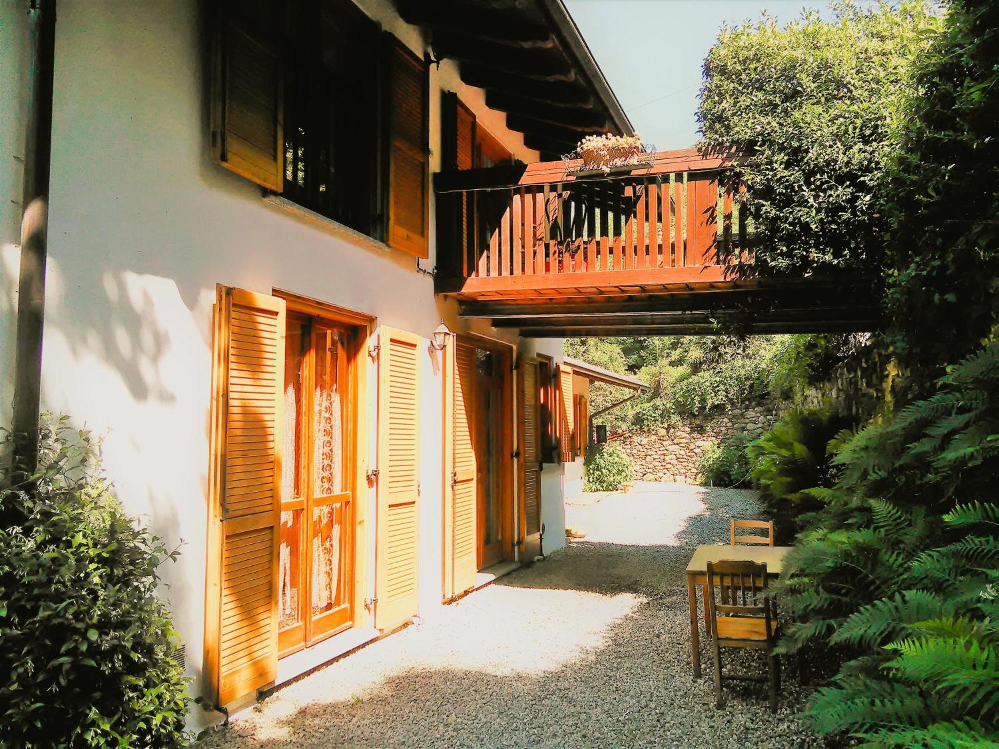 Villadina Farm Colico Bagian luar foto